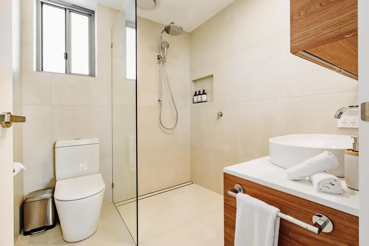 Silk - New Modern Condo 400M To The Beach Кулум-Бич 0*,  Австралия